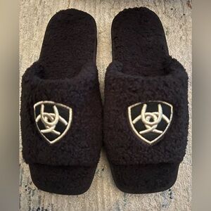Ariat Fuzzy Slippers Black Gold Logo Slides Western Wear Womens NEW 9 10